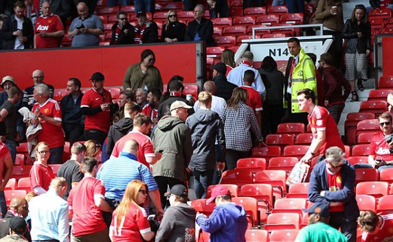 Hoãn trận MU - Bournemouth vì nghi có bom trên SVĐ