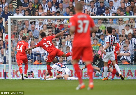 Liverpool nhọc nhằn giành điểm ngày hạ màn