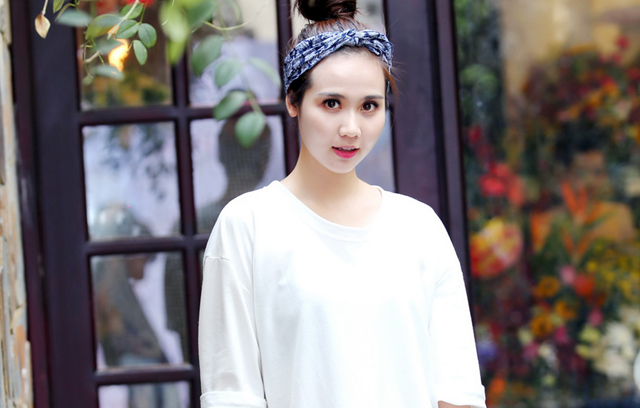 Huyền Lizzie tái xuất trẻ trung xinh đẹp sau sinh con