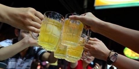 Nghệ An cấm học sinh dùng rượu bia liên hoan cuối năm