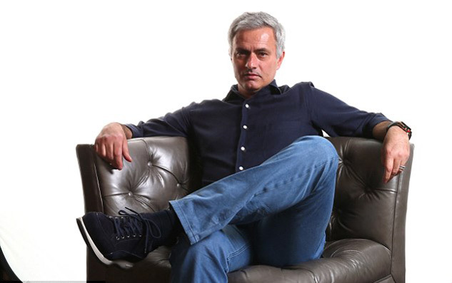 Mệt mỏi chờ đợi MU, Mourinho 