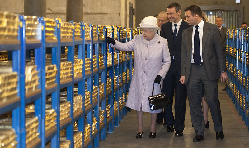 Hầm vàng 2.000 tấn của Anh rơi vào tay Trung Quốc
