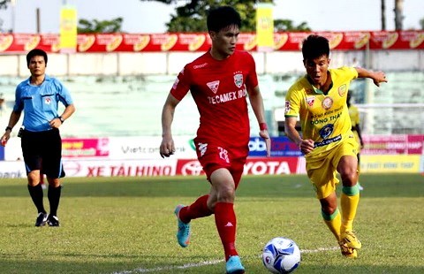 Tuyệt phẩm của Công Vinh lọt top 5 bàn thắng vòng 10 V.League