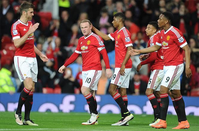 Rooney bừng sáng, MU vẫn phải dự Europa League