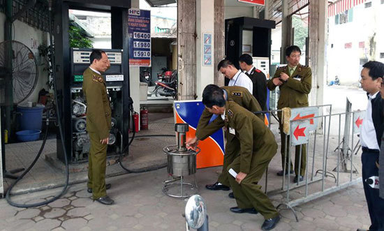 Kỹ nghệ gắn chip, ăn cắp xăng của hàng xăng Hà Nội