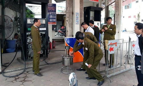 Cây xăng gắn chip gian lận kiếm tiền tỷ ở Hà Nội