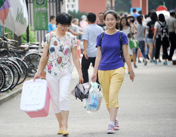 Tranh cãi chính sách ưu tiên thí sinh nghèo thi đại học