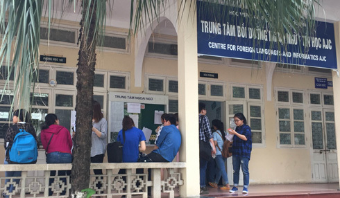 Tăng chuẩn ngoại ngữ, Học viện Báo chí có làm khó sinh viên?