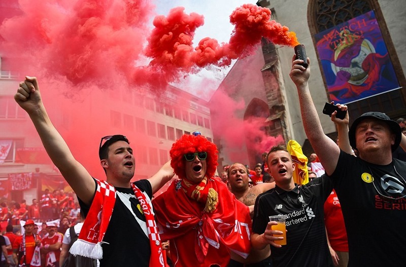 Fan Liverpool nhuộm đỏ Basel trước chung kết Europa League