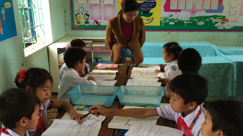 Quá ngột ngạt, giáo viên thỉnh cầu Bộ trưởng Giáo dục