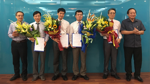 Trao quyết định kiện toàn Đảng ủy Cục Viễn thông