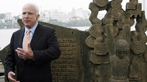 Ông John McCain: Đến lúc bỏ cấm vận vũ khí với VN