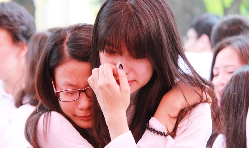 Nước mắt rơi trong lễ trưởng thành