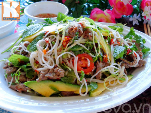 Salad thịt bò ngon mát ngày hè