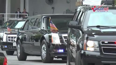 Đoàn xe rời khách sạn lên Phủ Chủ tịch