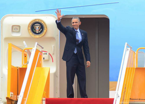 Tổng thống Obama lên máy bay rời TPHCM