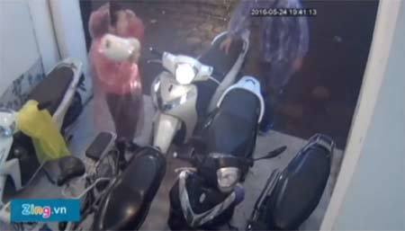 Cảnh báo: 'Giăng bẫy' cướp xe máy tại Hà Nội