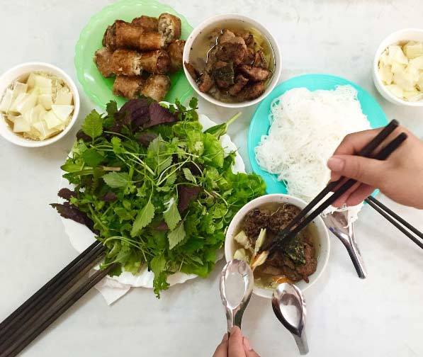 4 hàng bún chả lâu đời và siêu nổi tiếng ở Hà Nội