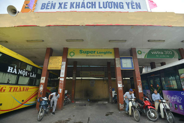 Nhếch nhác bến xe khách Lương Yên trước ngày di dời