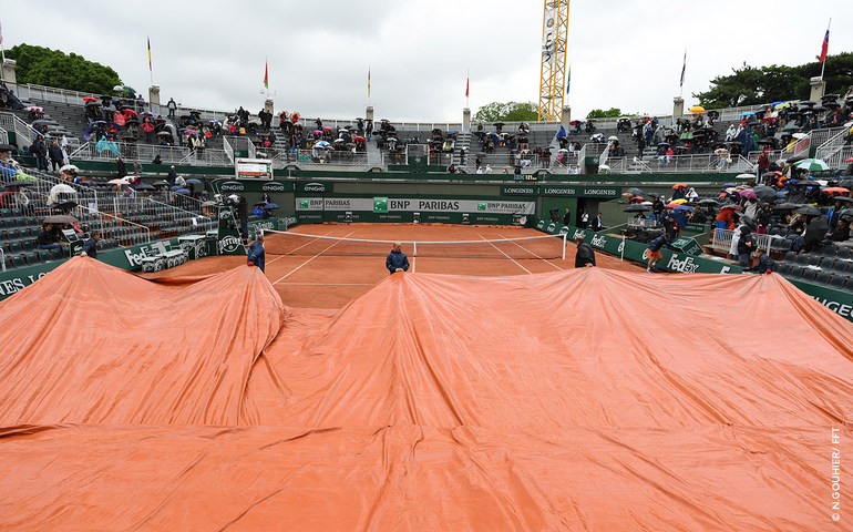 Roland Garros khốn khổ vì... ông trời