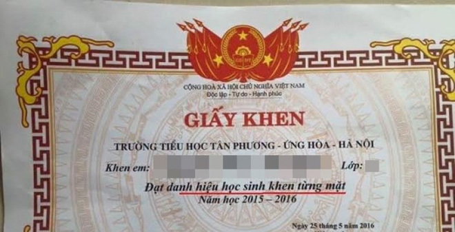 Phụ huynh ngơ ngác vì 'giấy khen từng mặt'