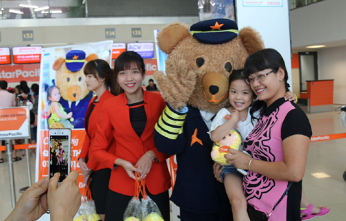 Ngập tràn quà Tết Thiếu nhi trên máy bay Jetstar Pacific