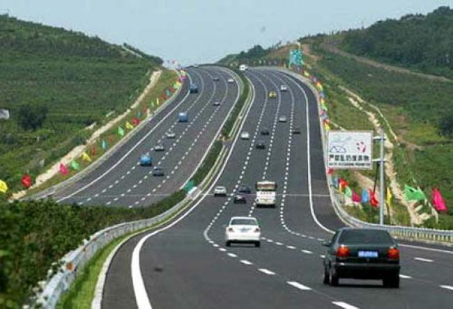Chi tiền 'cao tốc' nhưng đường có cao tốc?