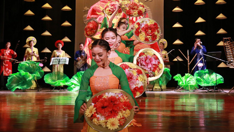 Đàn bầu, sáo trúc, nhị… 