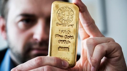 Vàng tăng giá điên cuồng, nhà đầu tư choáng váng