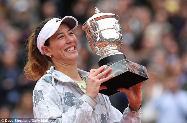 Quật ngã Serena, Muguruza lần đầu  vô địch Roland Garros