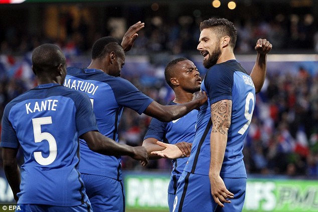 Giroud lập cú đúp, Pháp ra oai trước EURO