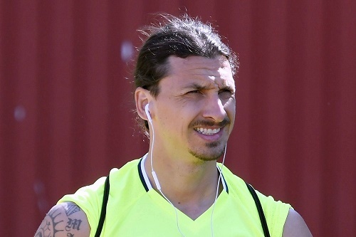 Ký sớm với MU, Ibrahimovic mất toi 4 triệu bảng