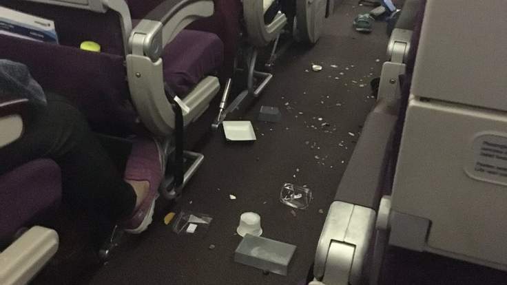 Máy bay Malaysia Airlines lại gặp sự cố, 40 người bị thương