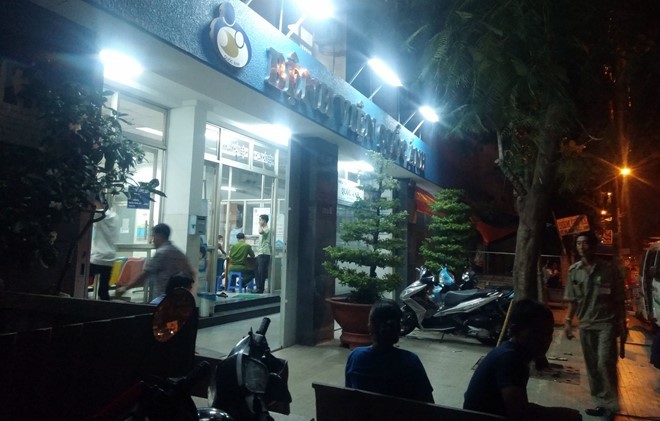 20 giang hồ Sài Gòn xông vào bệnh viện chém đối thủ