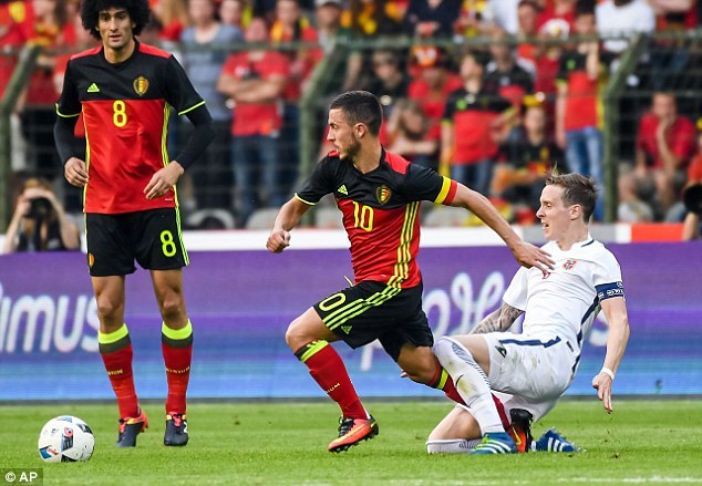 Hazard bừng sáng, Bỉ thắng siêu kịch tính trước EURO
