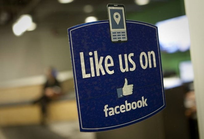 Bị đuổi khỏi nhà vì không like Facebook