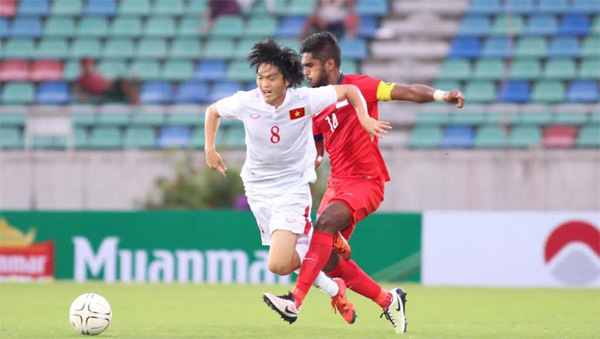 Công Phượng, Tuấn Anh, Xuân Trường “mất” huy chương, không kịp nâng cúp