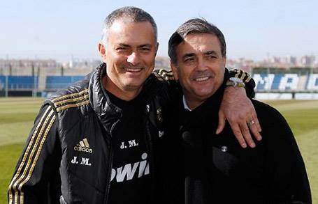 Mourinho mời cựu HLV V.League làm trợ lý