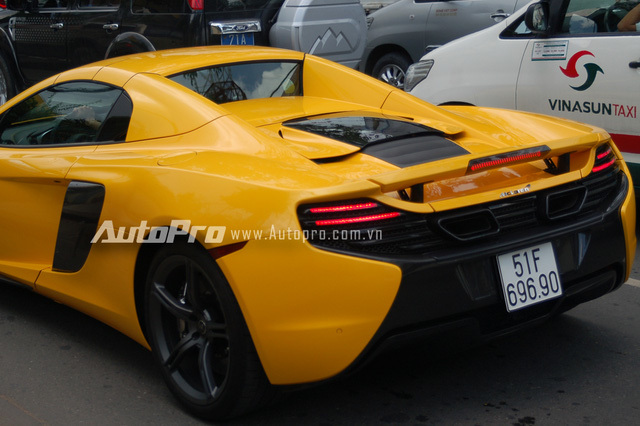 Phan Thành chi 19 tỷ cho siêu xe McLaren 650S Spider ra biển trắng