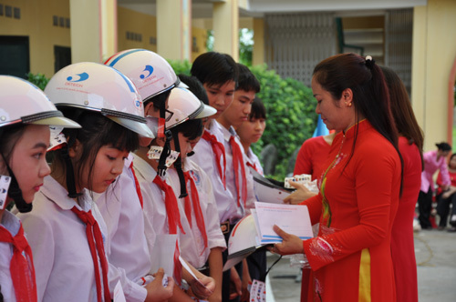 Hơn 400.000 HS thi ‘Đi đường an toàn-Cho bạn, cho tôi’