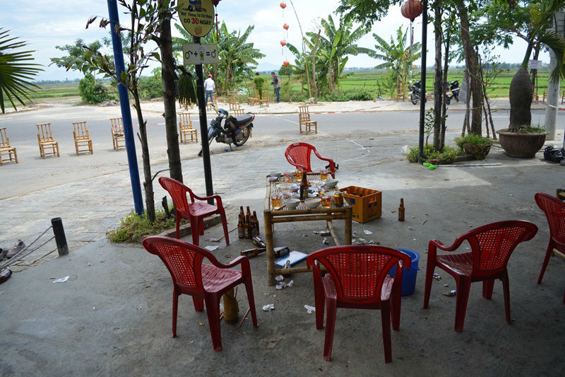 Nghi án thiếu nữ dùng vỏ chai bia đánh chết bạn nhậu