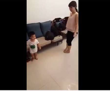 Chiêu dạy con 2 tuổi nói tiếng Anh vanh vách của bà mẹ siêu bận rộn