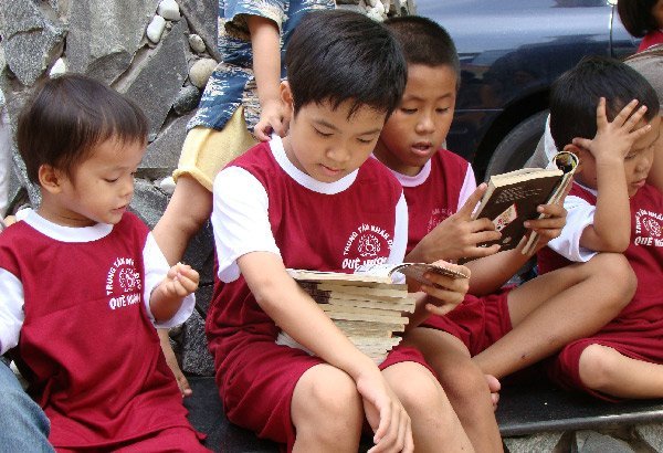 Làm từ thiện là để tạ ơn đời