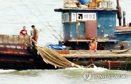 Tiết lộ 'mánh' trốn nã của tàu cá Trung Quốc