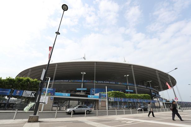 Sân Stade de France bị đe dọa đánh bom ngay trước giờ khai mạc EURO 2016
