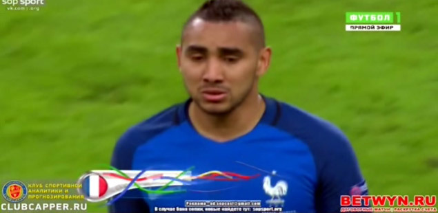 Payet khóc như mưa khi rời sân thay người