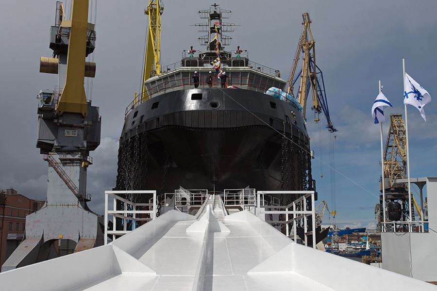 Xem Nga hạ thủy tàu phá băng khổng lồ