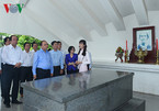 Thủ tướng dâng hương tưởng niệm cụ Phó bảng Nguyễn Sinh Sắc