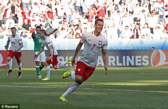 Ba Lan giành chiến thắng lịch sử ở EURO