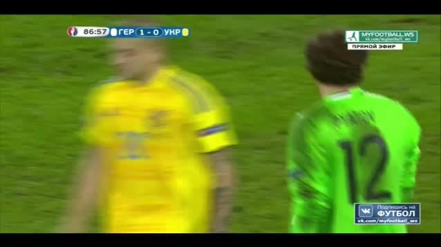 Ozil bỏ lỡ bàn thắng